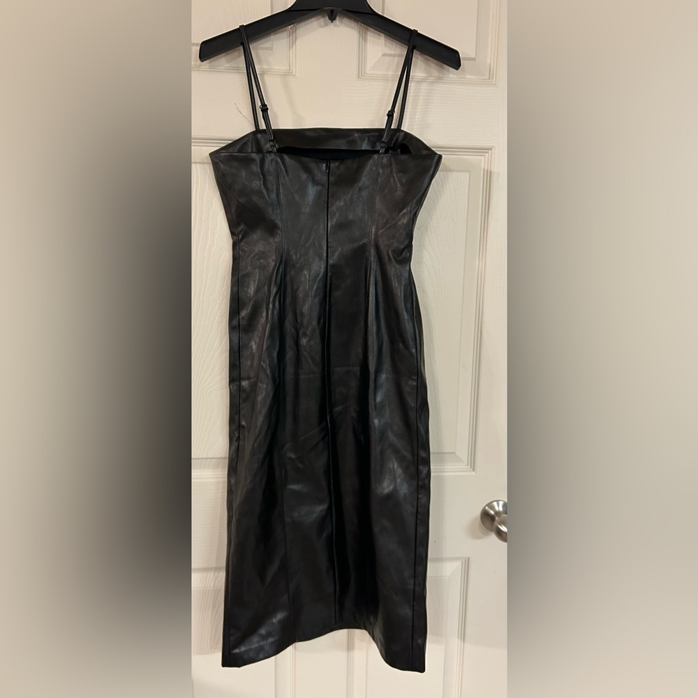 NEW Steve Madden Black Metallic Vegan Leather Bodycon Midi Dress Medium - Picture 9 of 9